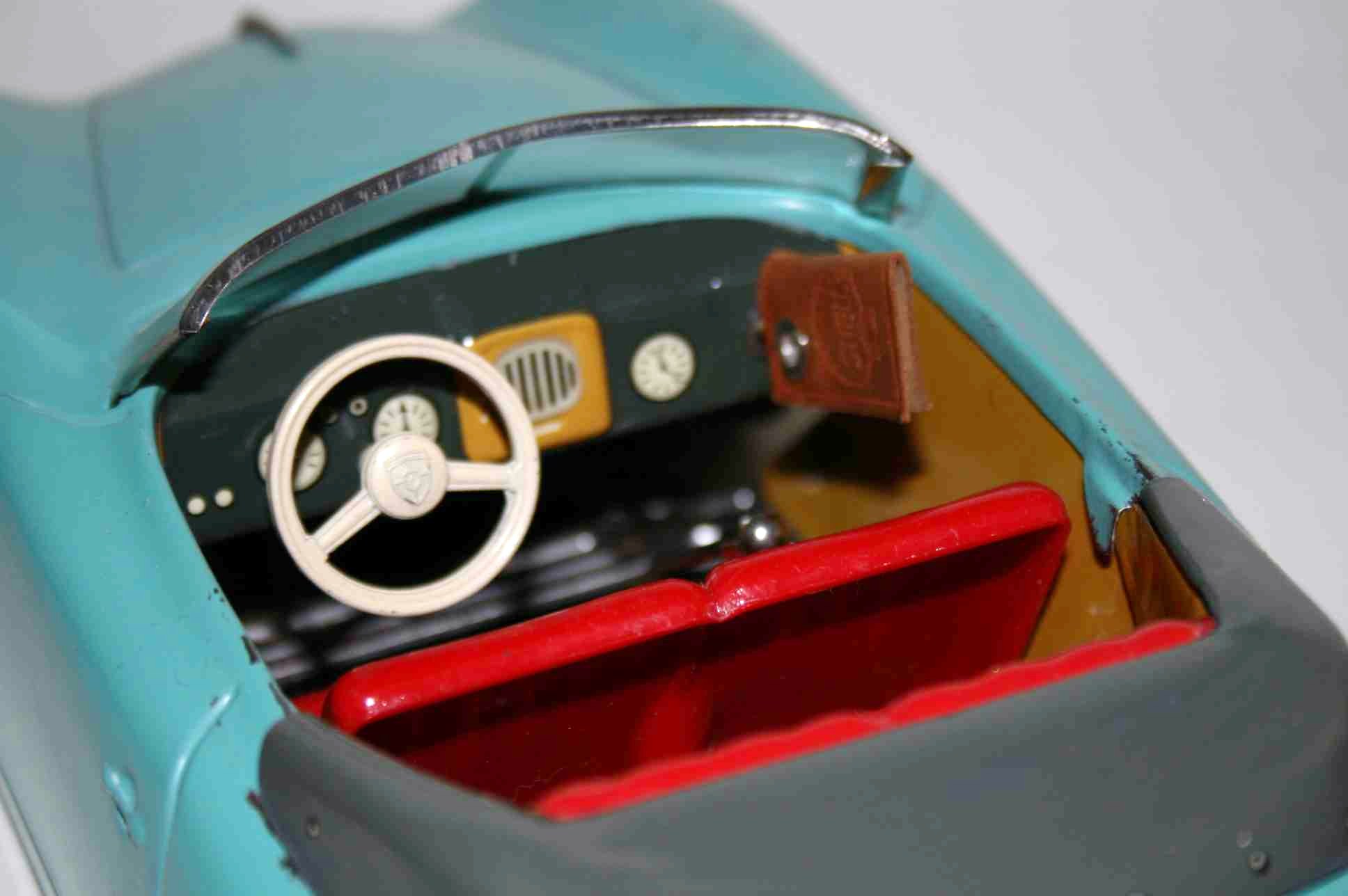 originale Kennzeichenbeleuchtung aus Blech Distler Porsche Ersatzteil