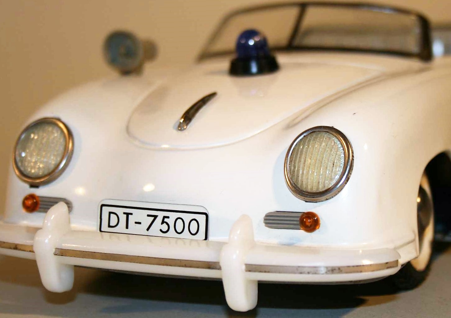 Nummernschild DT-7500 für Distler "Polizei" Porsche FS 7500 Electromatic 